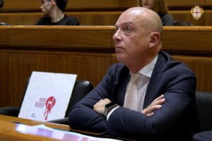 Contro la violenza sulle donne: la difesa civica della Regione Sardegna porta in Aula il simbolo del “Posto Occupato”.